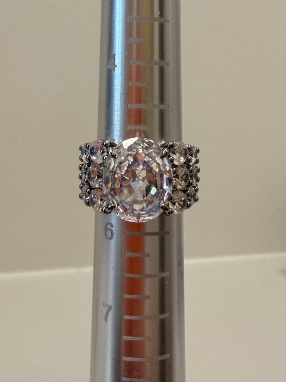 Bomb Party NWOT! Oval Clear Stone Silver-Tone Cocktail Ring Diamond CZ